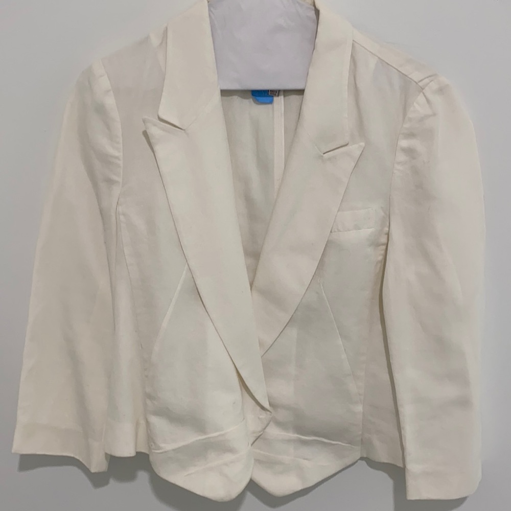Women’s Cropped Tuxedo Style Blazer